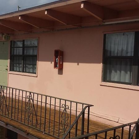 Helen Apartments & Motel 西棕榈滩 外观 照片